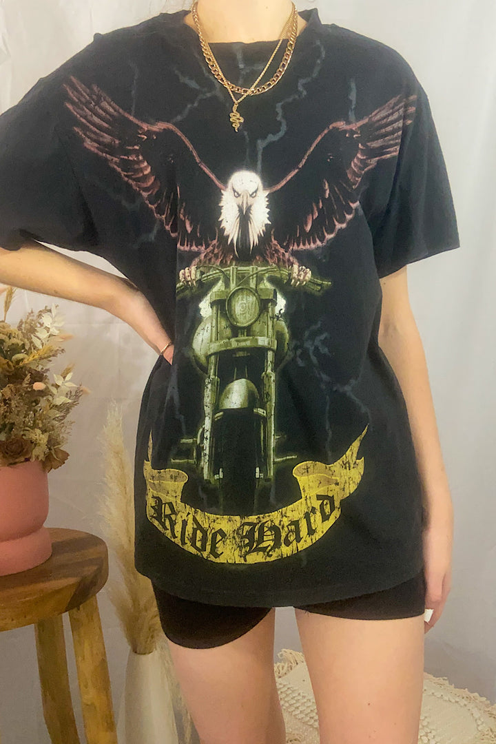 Eagle 🦅 graphic Tee - Medium